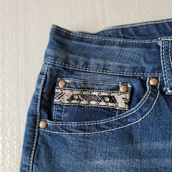 ND Weekend Shorts Womens 10 Mid Rise Cuffed Blue Denim Dark Wash Comfort Ladies - Picture 9 of 10